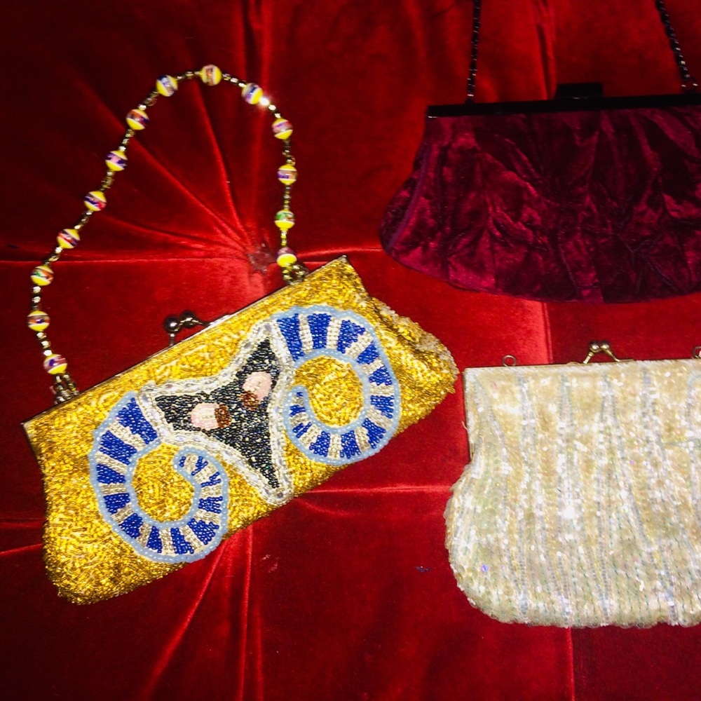 Bundle & Save On Vintage Handbeaded Evening Bags! - Picture 3 of 4